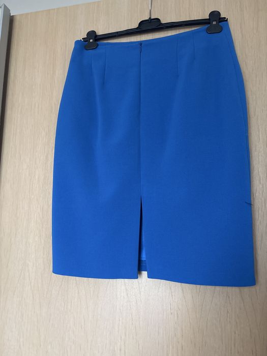 Елегантен дамски костюм