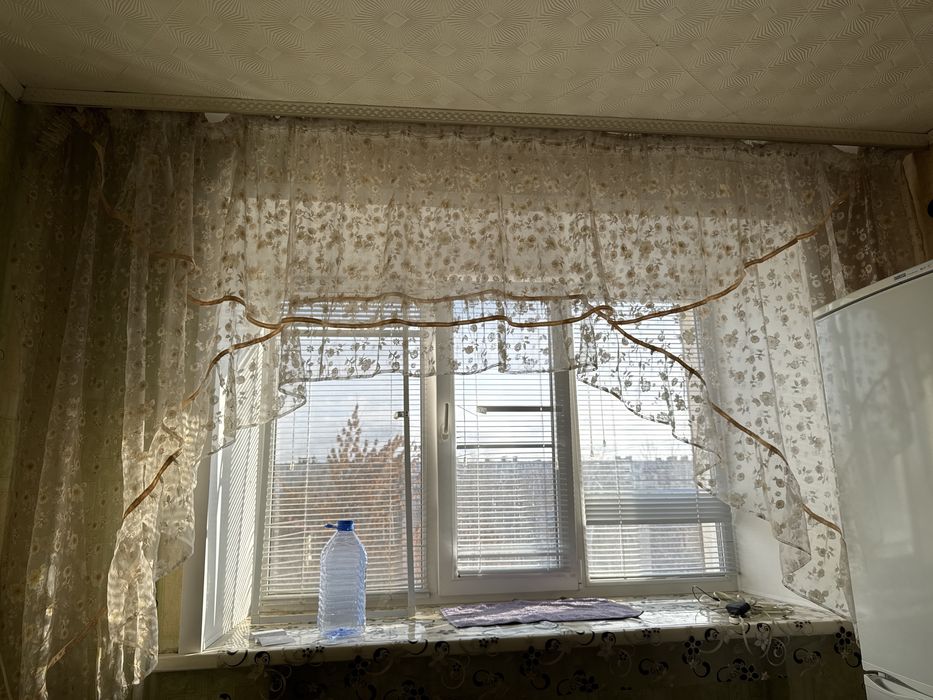 Продам тюль в цветочек