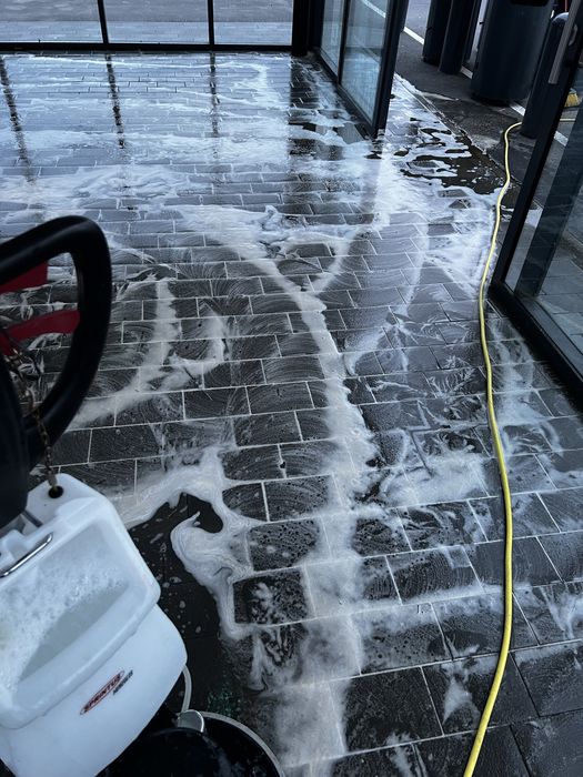 Servicii curatenie profesionale !