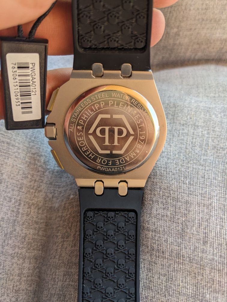 Philipp Plein Extreme Chronograph Quartz Watch
Extre