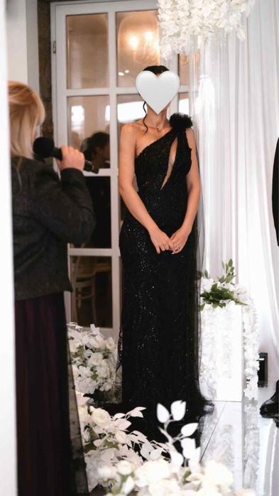 Официална черна рокля, обличана веднъж за повод в размер S/M