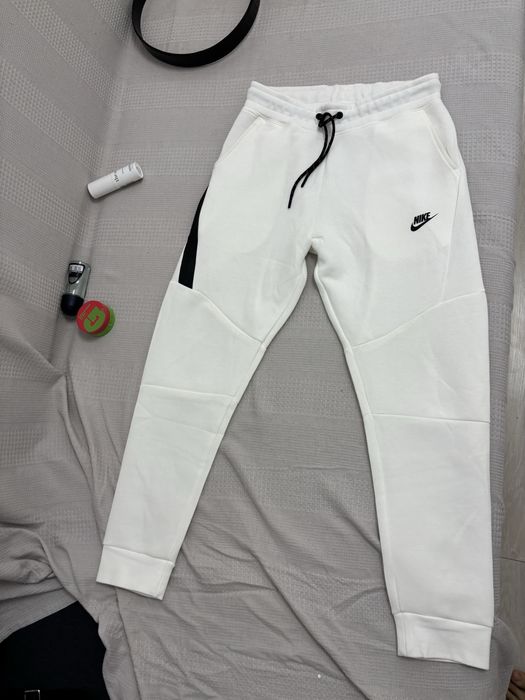 Nike tech fleece pants