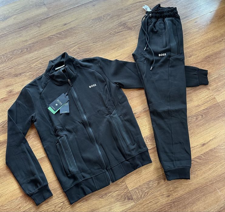 Мъжки,памучен,черен екип Hugo BOSS без качулка с гумирано лого