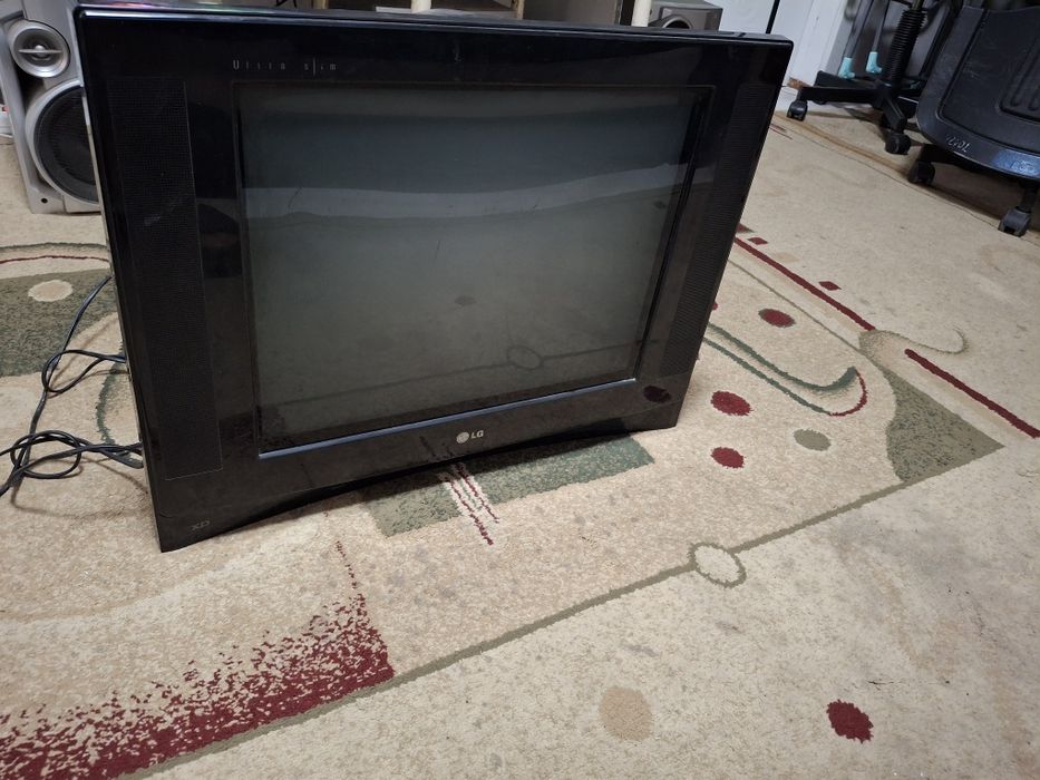 Телевизор LG 2500т