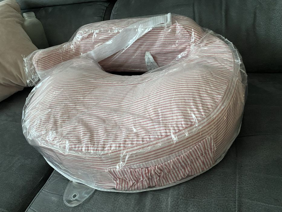 Твърда възглавница за кърмене