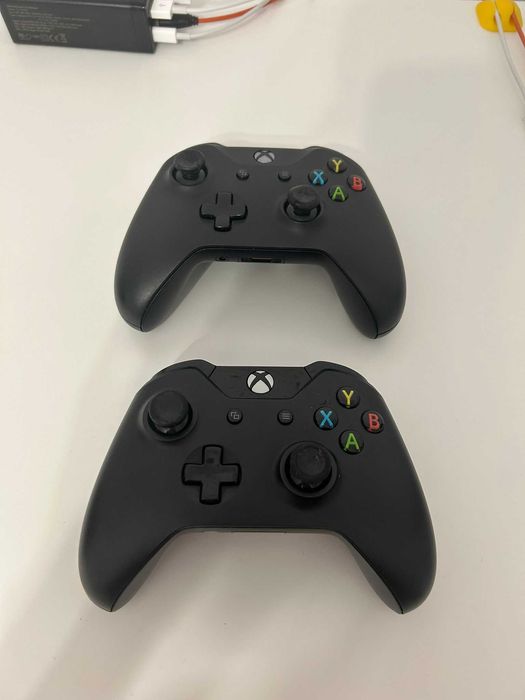 Consola Microsoft Xbox One 500GB, Negru + 3 controllere (2 + 1 Elite)