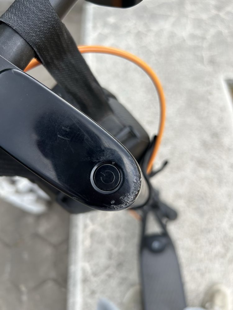 Електрическа тротинетка Ninebot Segway F30E