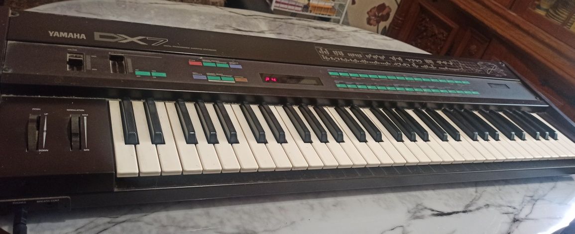 Синтезатор Yamaha DX7