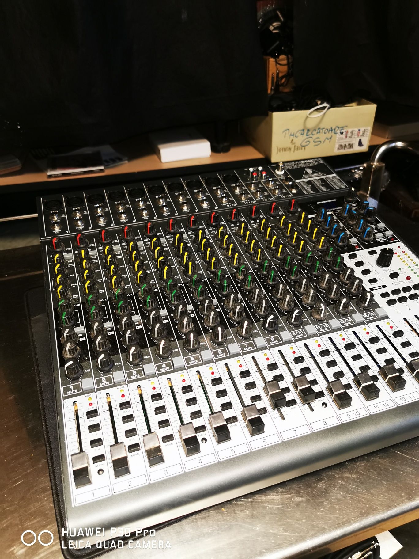 Mixer Behringer Xenyx 2442 Fx