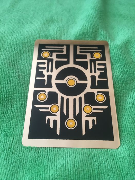 Метални Pokemon и Yu Gi Oh карти