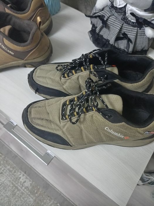 Продам две мужские красовки