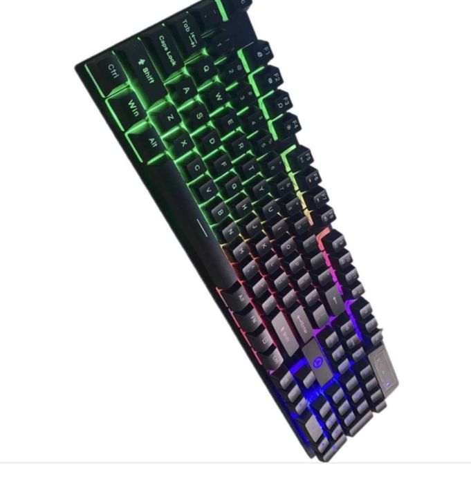 tastatură de gaming cu 104 taste
