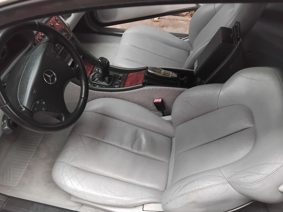 Vând Mercedes clk w208