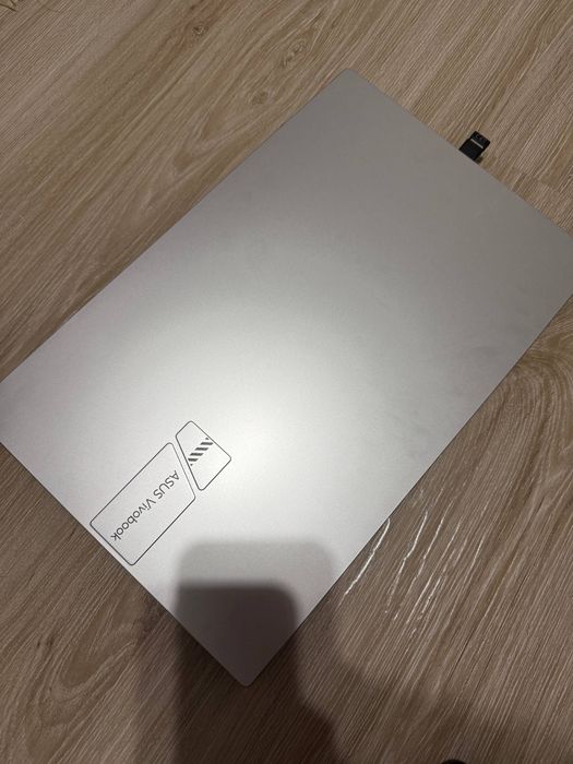 Asus vivobook 15