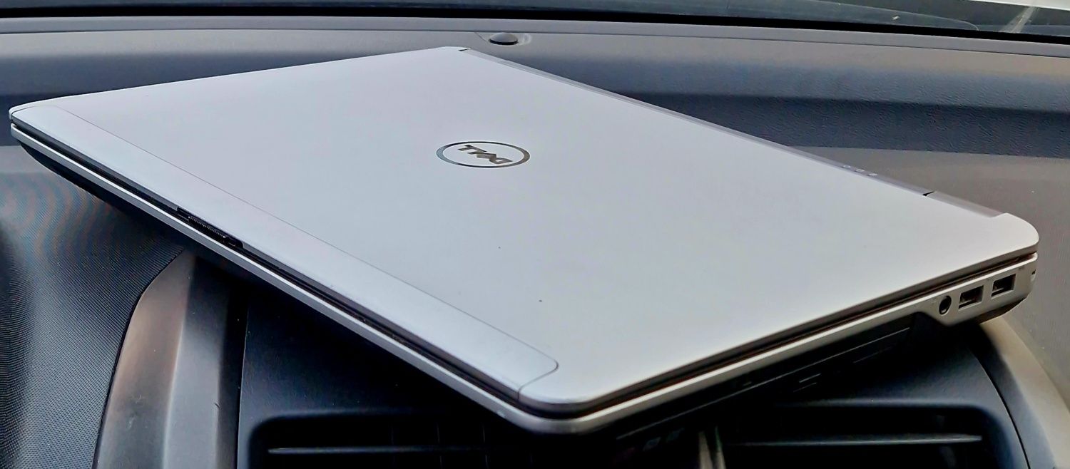 Лаптоп Dell Latitude E6440 Перфектен!