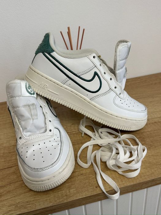 Ghete si adidasi Nike