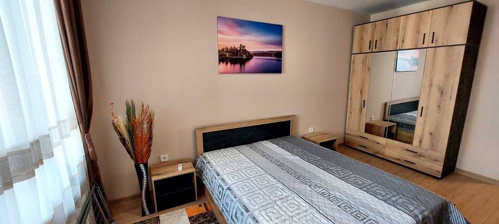 Двустаен апартамент в жк. Лагера