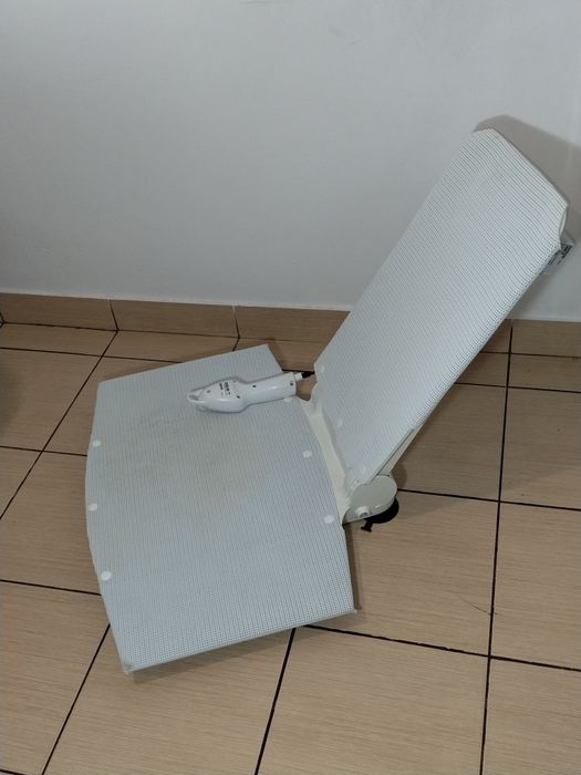 Lift pentru baie cada persoane cu dizabilități Aquatec 140kg