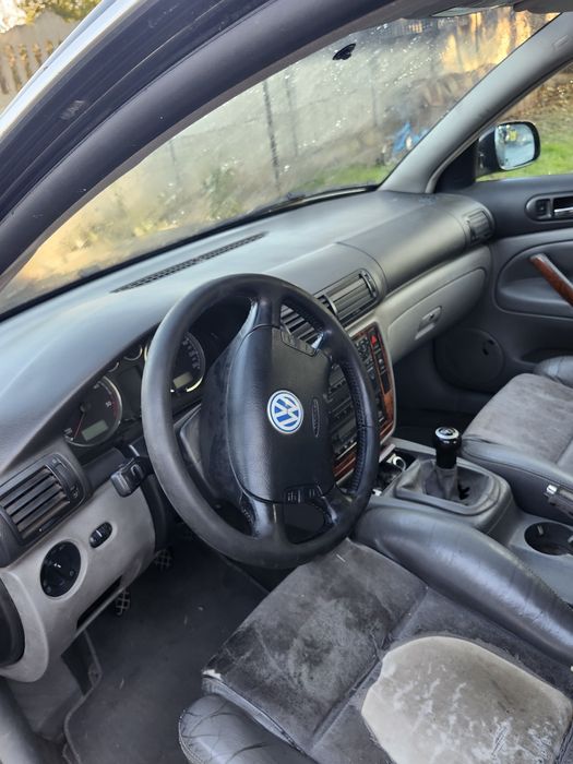 Mașină dezmembrări (passat volkswagen b5 )