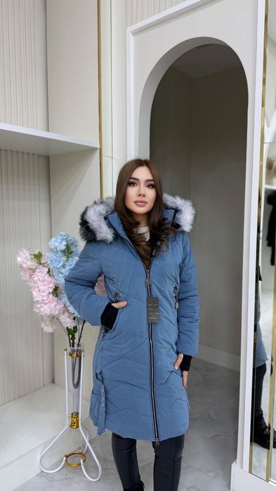 Ayollarga kurtka yangi 2 ta L razmer bor