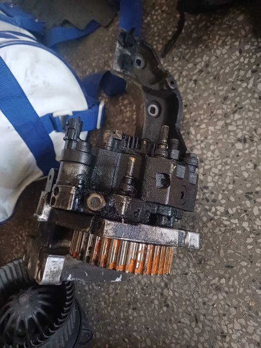 Опел виваро  на части