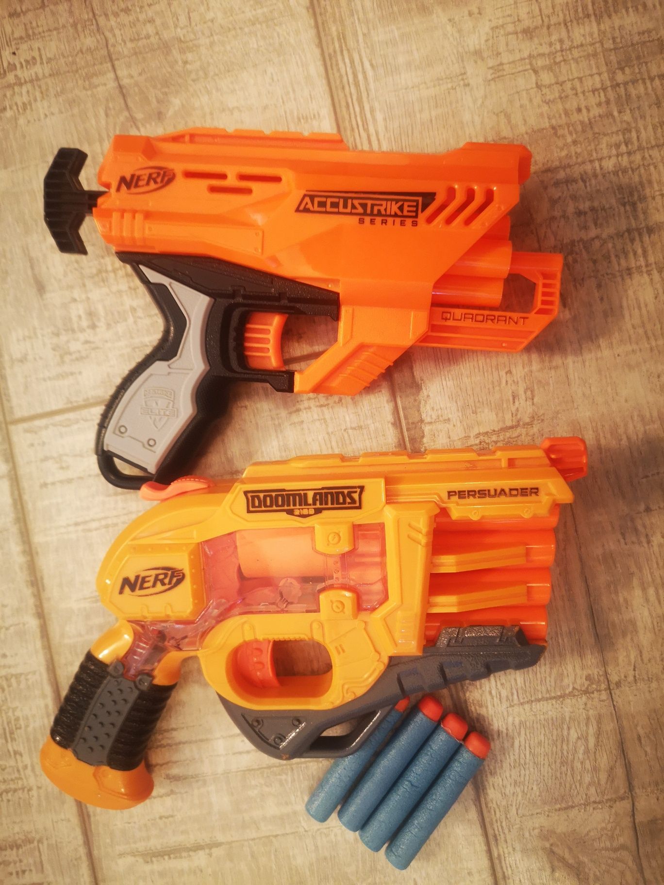 Jucărie pachet  pistoale nerf accustrike quadrant doomlands  persuader