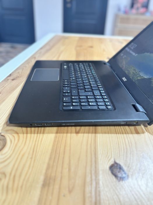 Acer Gaming 17,3” Full HD• i7-7th Gen• 16gb ram• 256 SSD• Nvidia 2gb