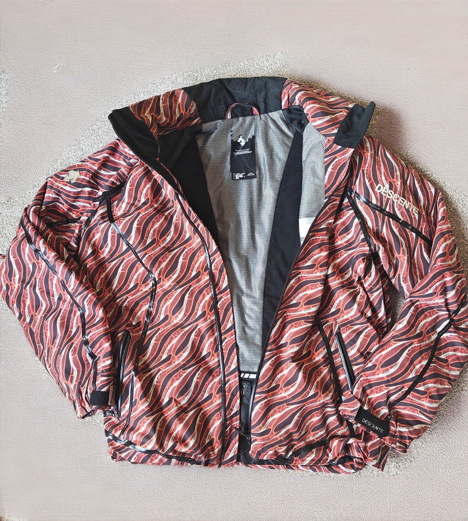 Ски екипировка Descente