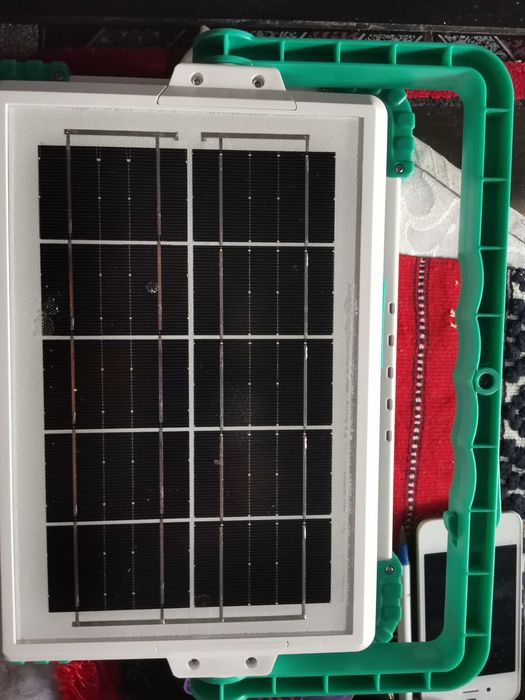 Lampa solara portabila