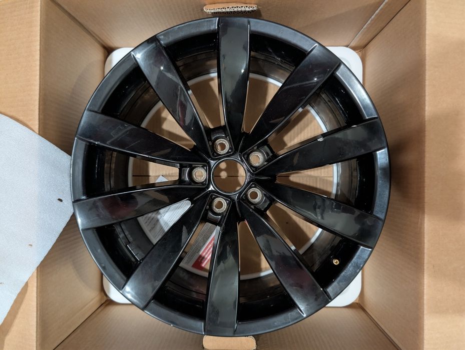 Vând jante Volkswagen Lugano Black 19" 8J ET41 5x112