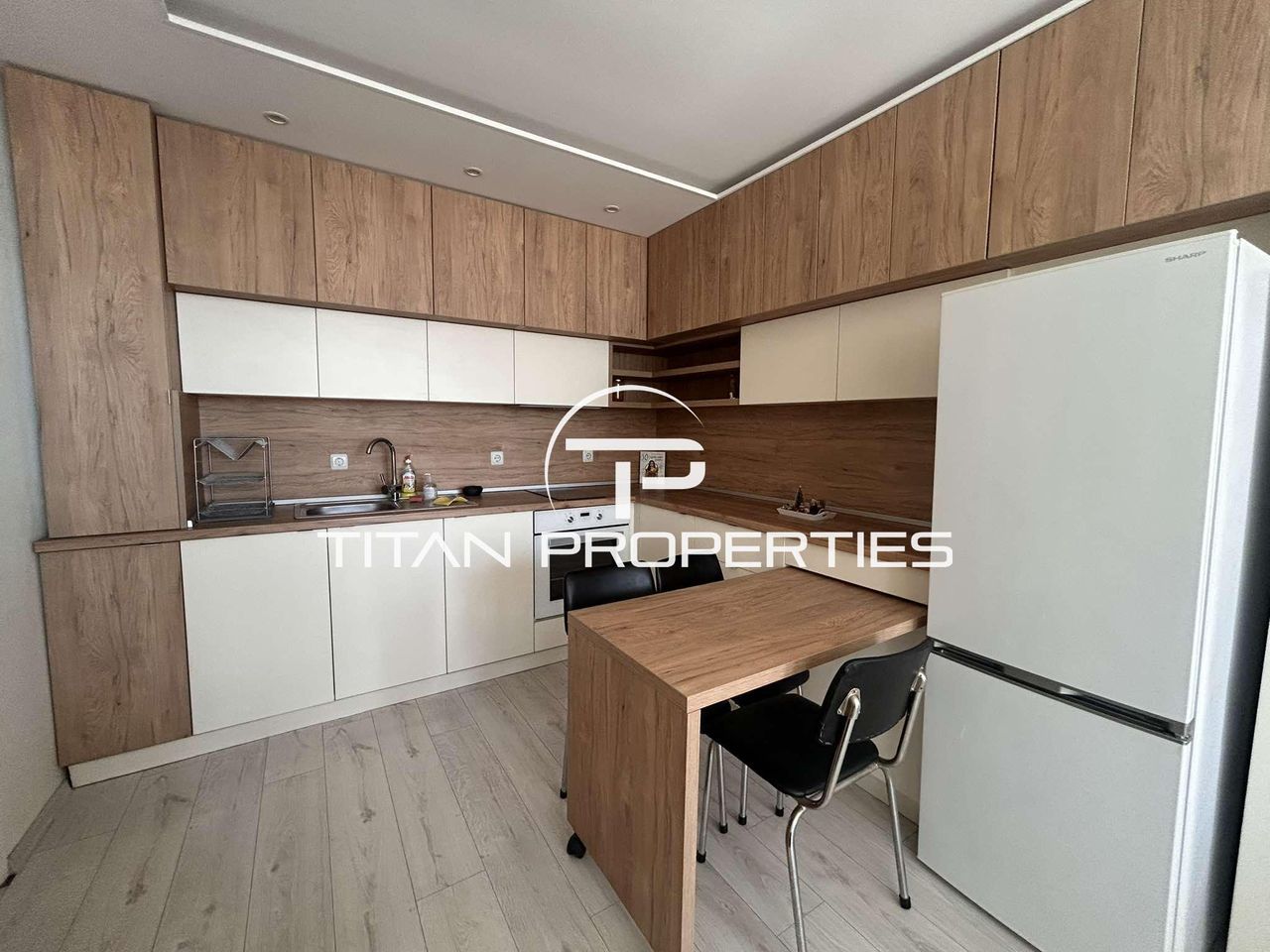 Дава се под наем Едностаен апартамент в Варна, Бриз - 44 кв.м за 400 € - Снимка #1