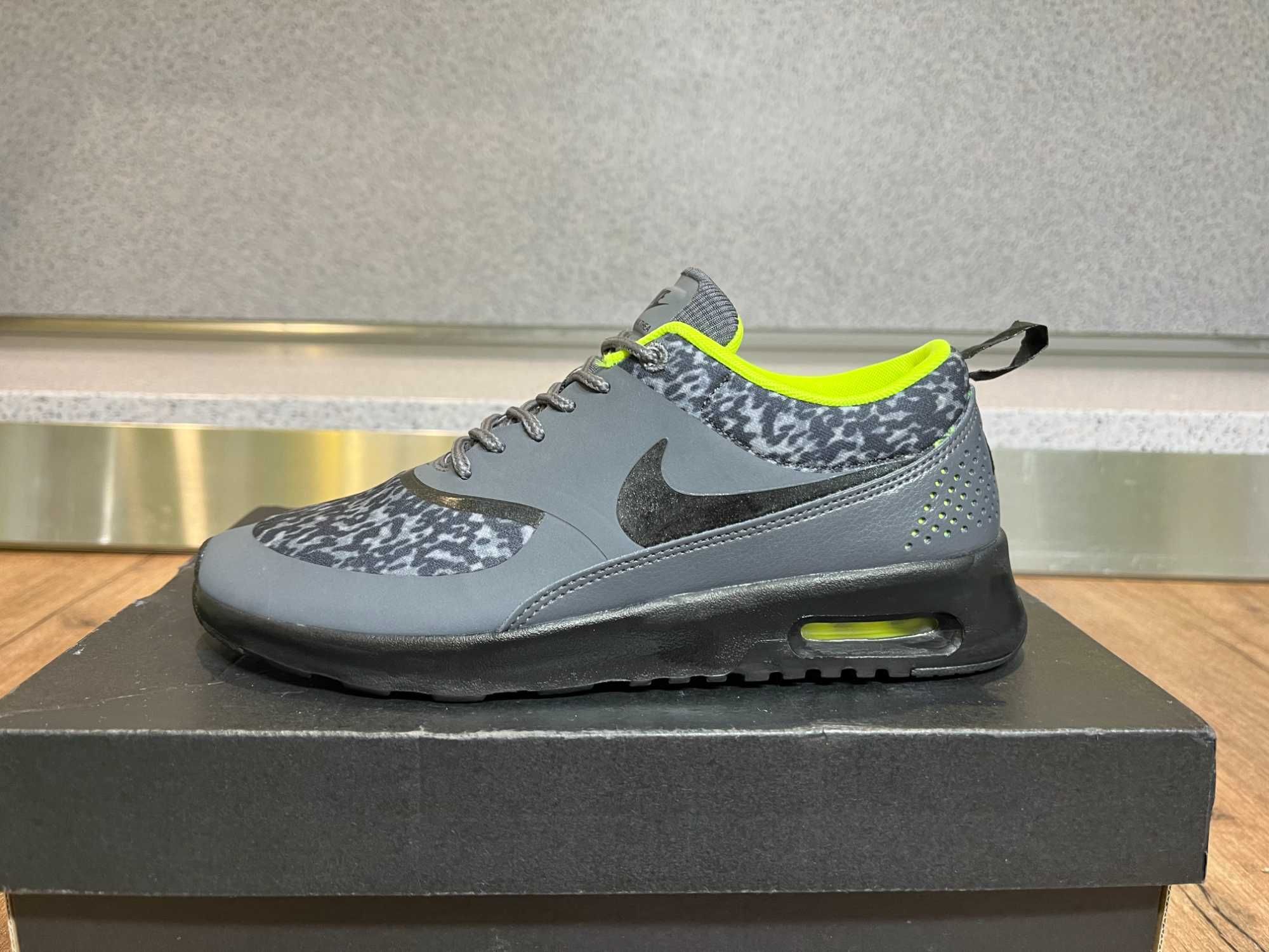 ОРИГИНАЛНИ *** Nike Air Max Thea Print / Dark Grey Black-Volt