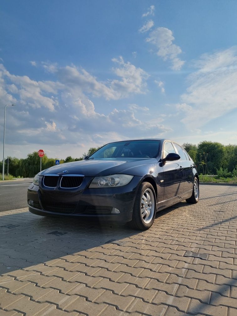 Vând BMW 320d E90