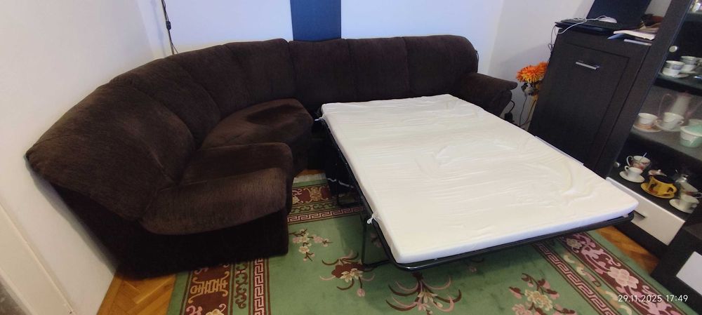 Холна гарнитура в много добро състояние.