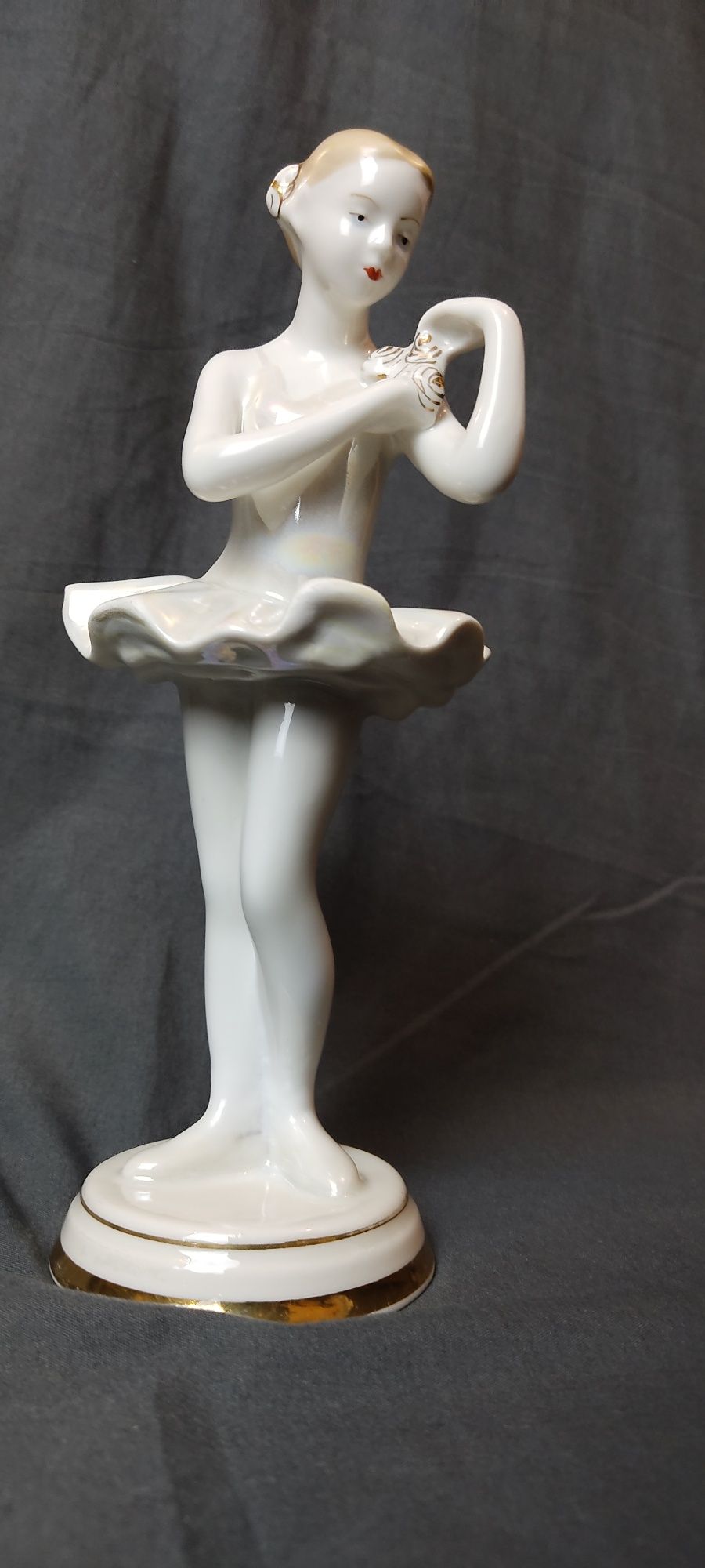 Фарфоровая статуэтка балерина с розочкой ДФЗ фигурка ссср