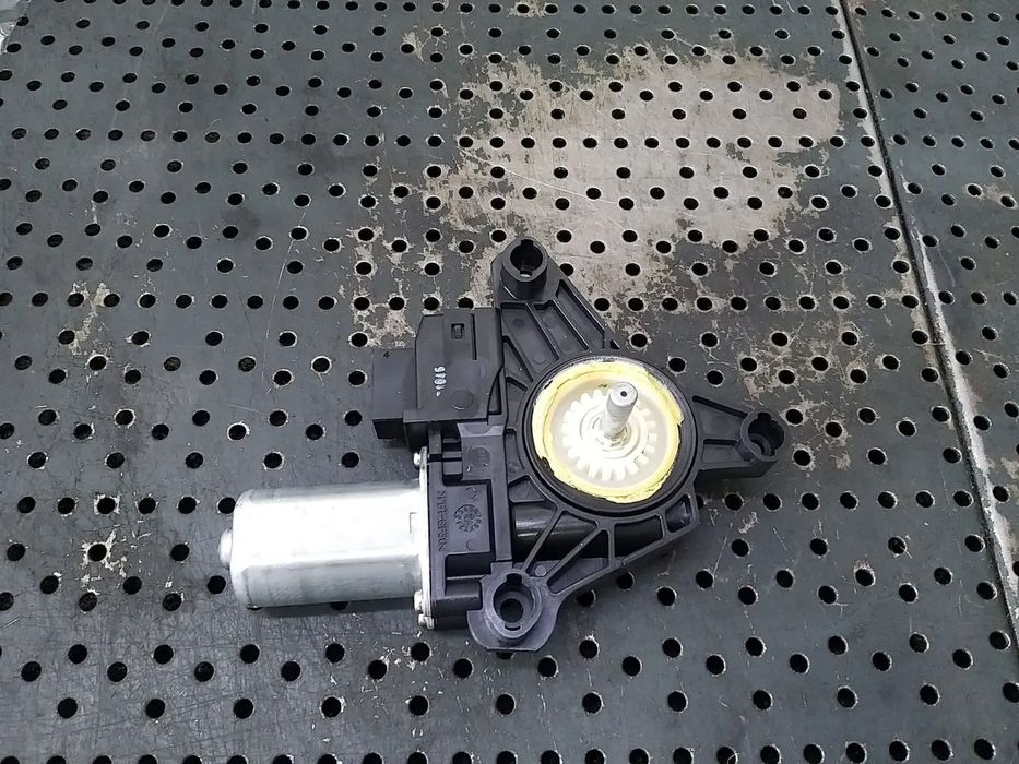 Motoras macara geam electric stanga spate mercedes c class w205 a2059060301