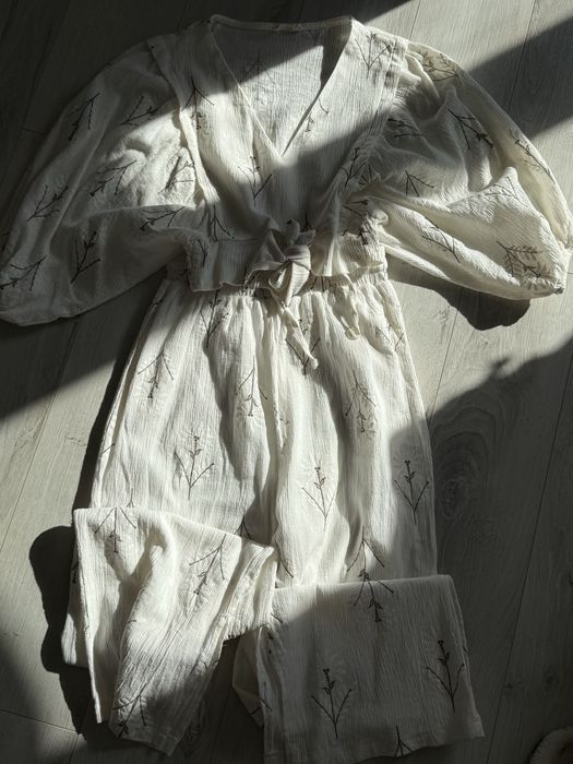 Женский костюм из льна