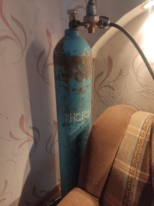 Продам кислородный баллон
