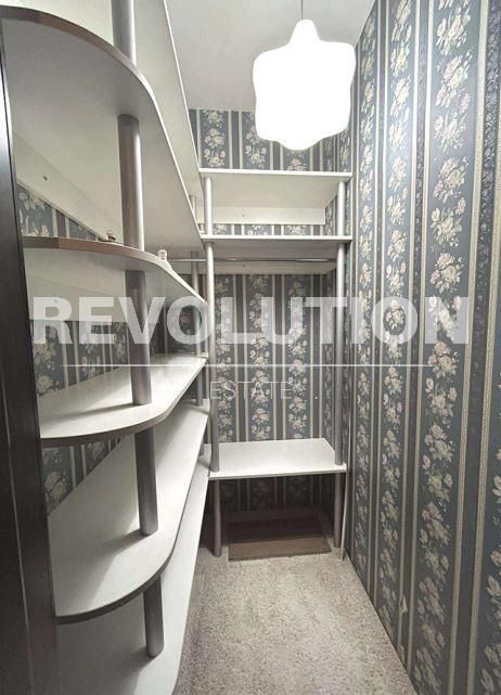 Тристаен апартамент в района на Окръжна болница!