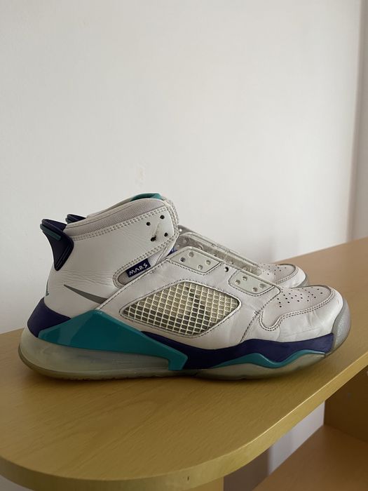 Nike Jordan Mars 270