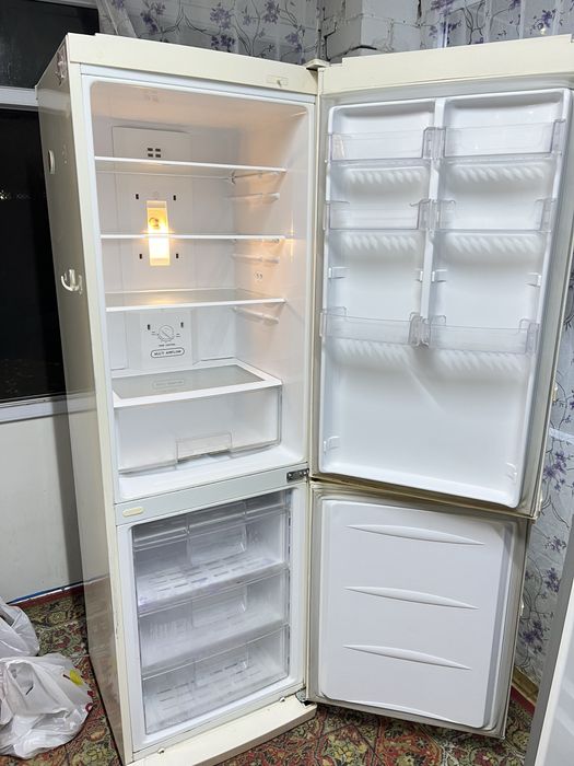 Продам Холодильник LG