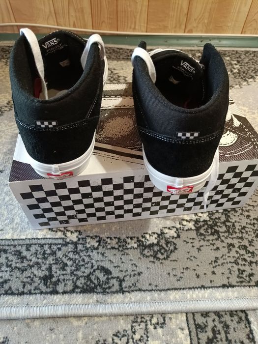 Нови кецове Vans