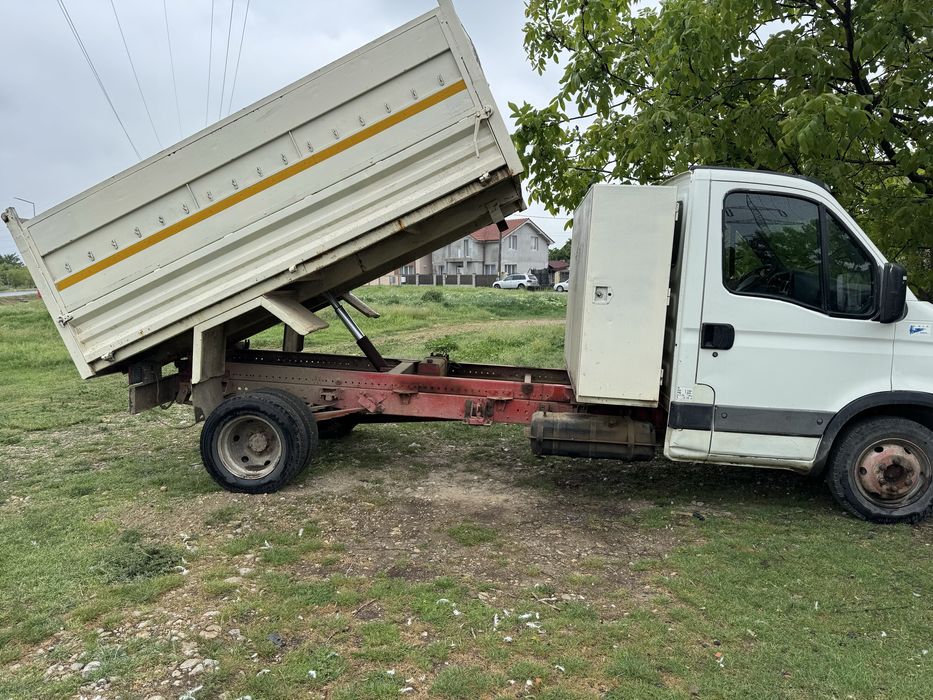 Vand doua iveco basculabile