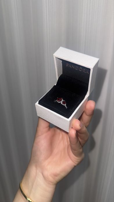Серебряное кольцо Pandora 925 с сердечками — оригинал, новое