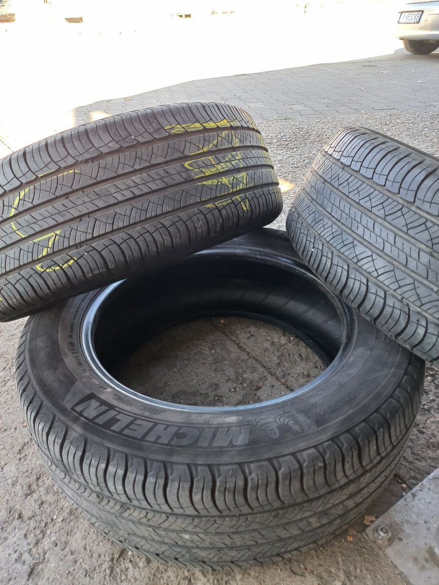 Летни гуми  4 броя Michelin 235/55R17