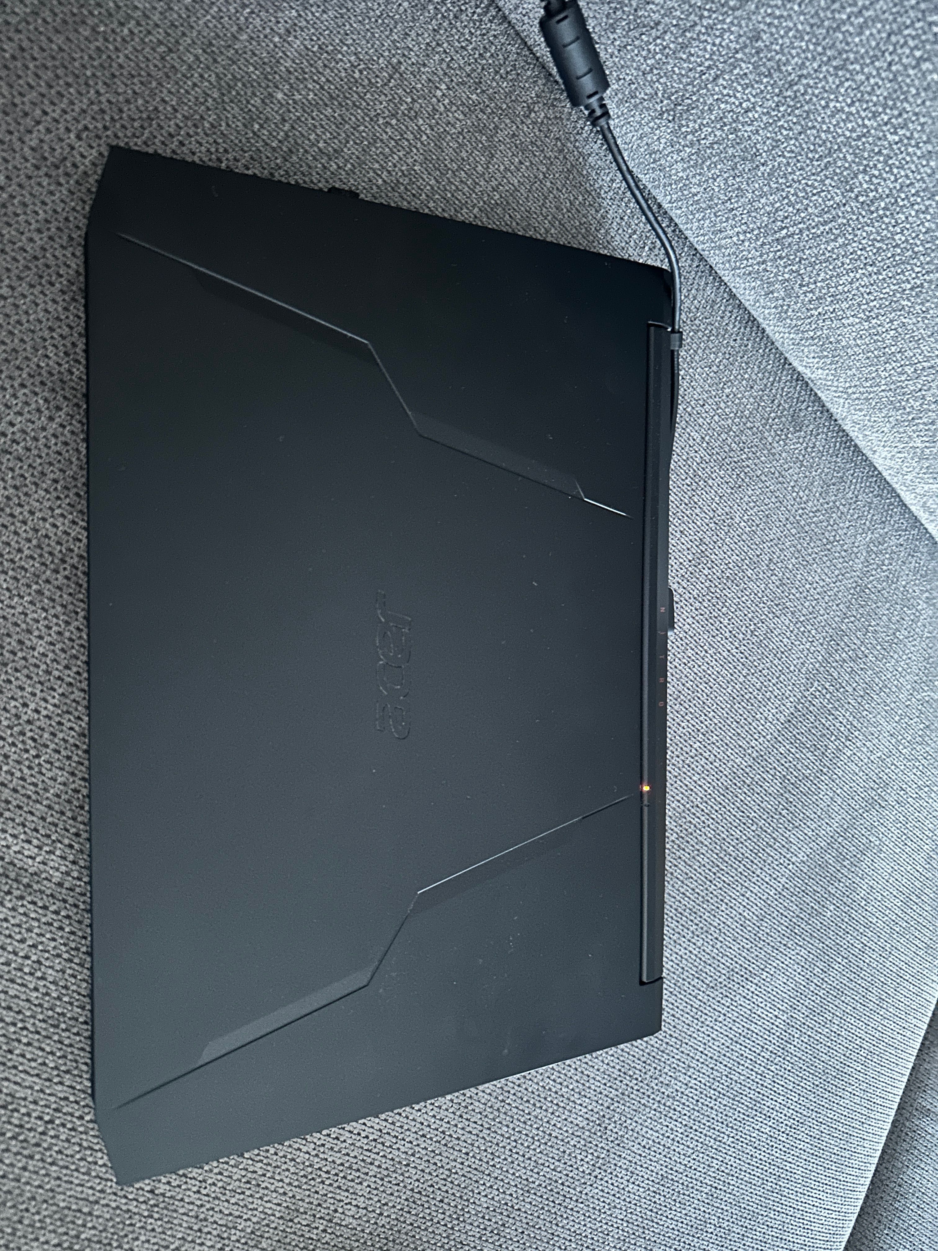 Acer Nitro 5 / Ryzen 7 /Nvidia RTX 3070 / 16 GB RAM / 1 TB SSD