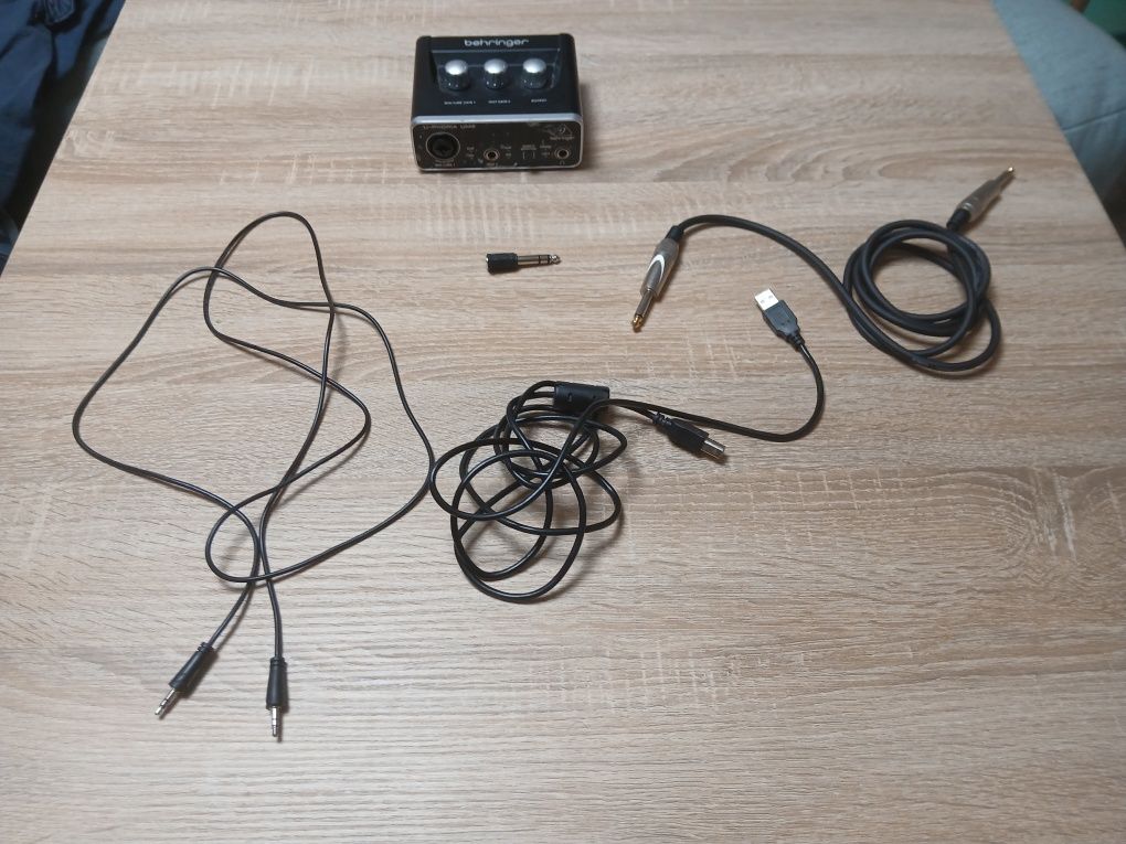 Външна аудио карта Behringer UM2 U-Phoria, аудио интерфейс