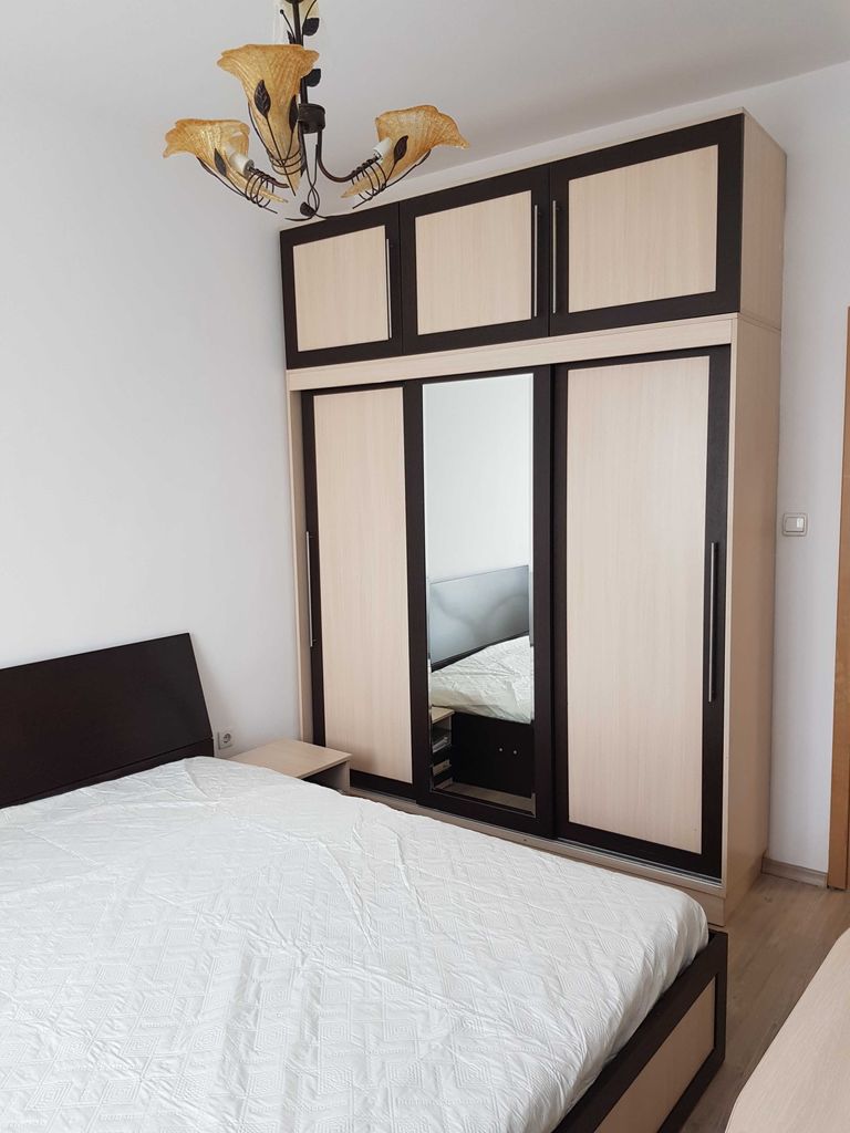 Дава се под наем Тристаен апартамент в Перник, Център - 100 кв.м за 433.5 € - Снимка #18