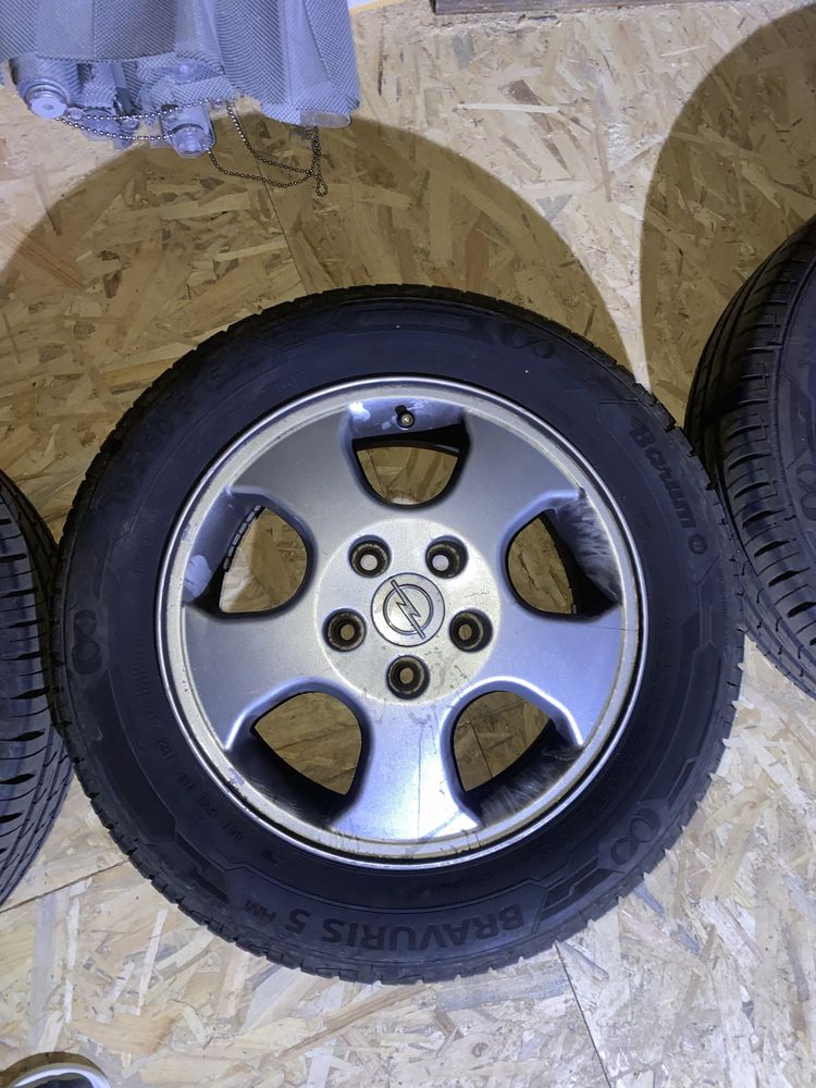 Cauciucuri 195/60R15 cu jante Opel 5x110