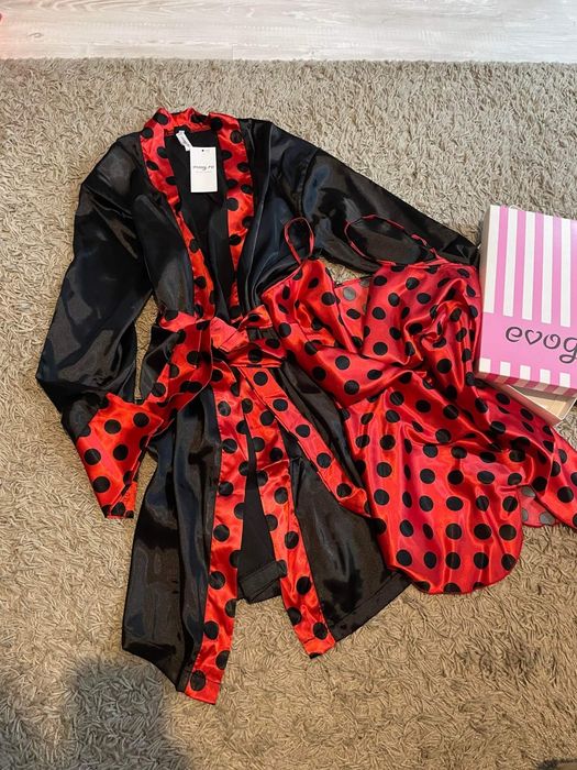 Halat satin si rochie furou satin S cu eticheta, compleu